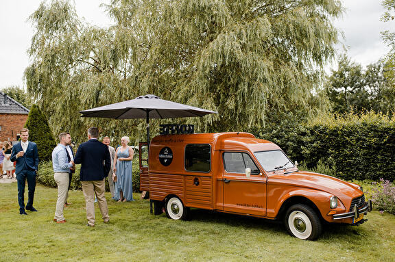 Koffiecatering in een Foodtruck op je Bruiloft